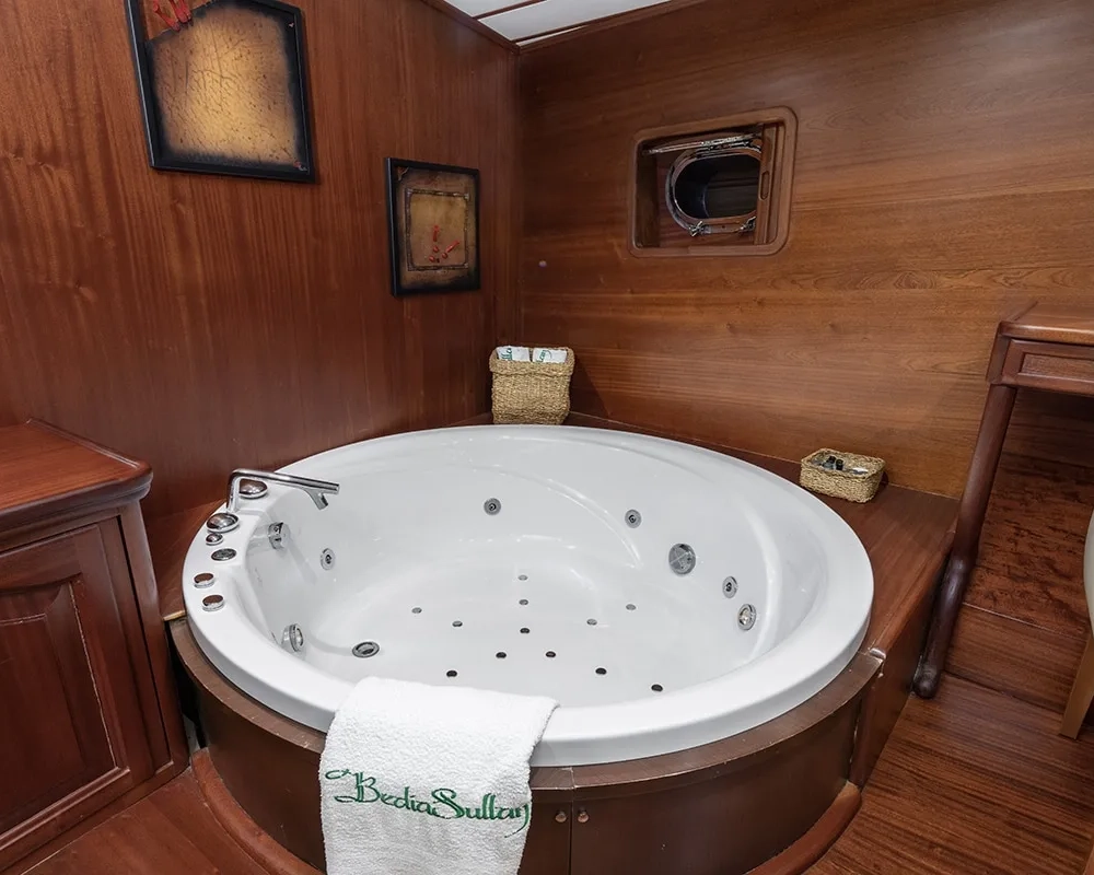 Master Cabin Jacuzzi