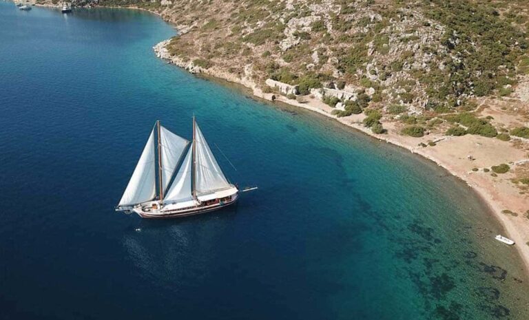 Bodrum Charter Decision: Should You Pick a Gulet or a Motor Yacht